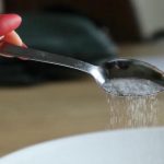 Zakaj soliti kavo: preprost trik za popolno ravnovesje okusa in arome zakaj-soliti-kavo-preprost-trik-za-popolno-ravnovesje-okusa-in.jpg